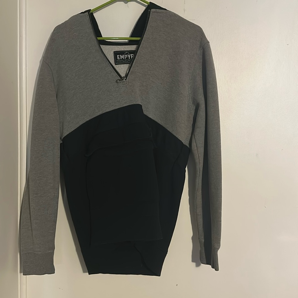 Empyre sweatshirt jacket, barely worn, big front pocket with lots of room